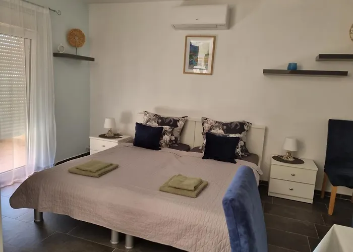 Studio Apartment Leni
